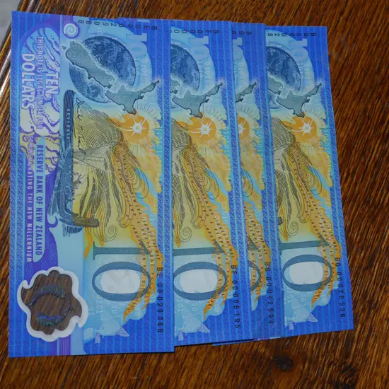4 New Zealand millennium 10 dollar notes