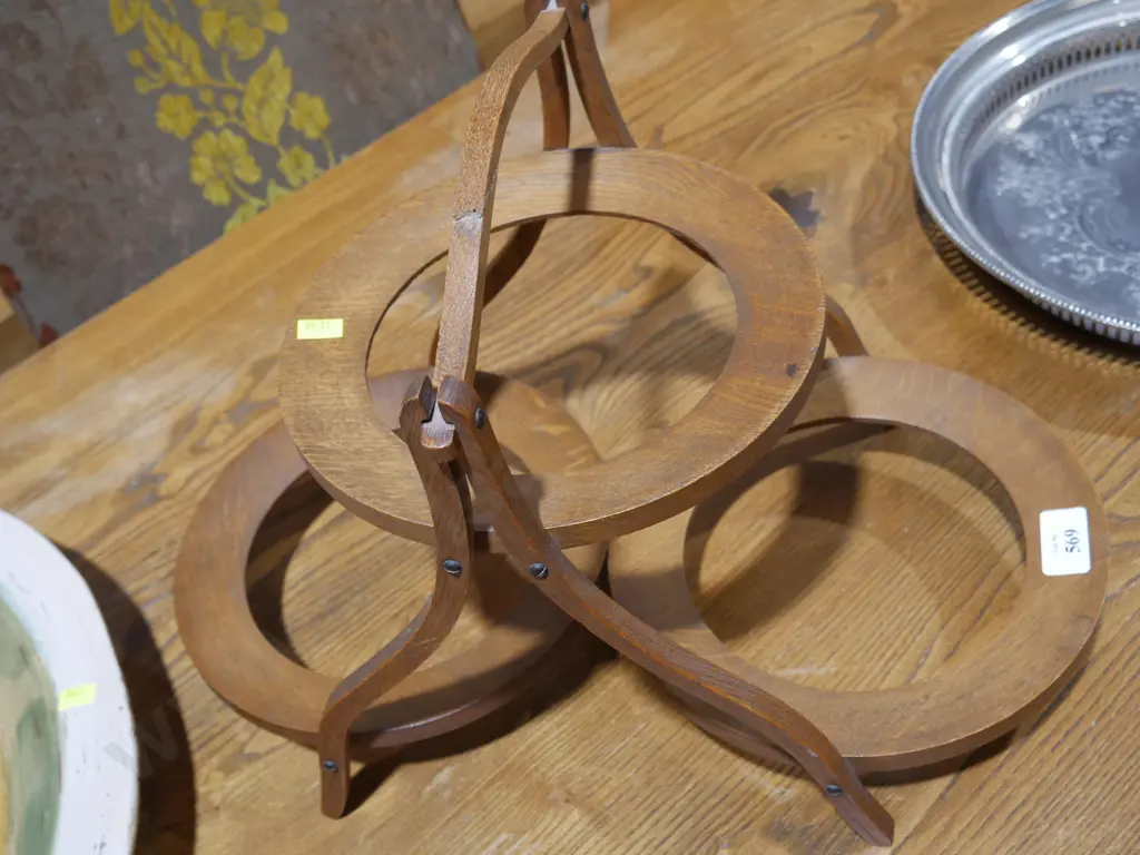 Wooden cake stand Image 1++
