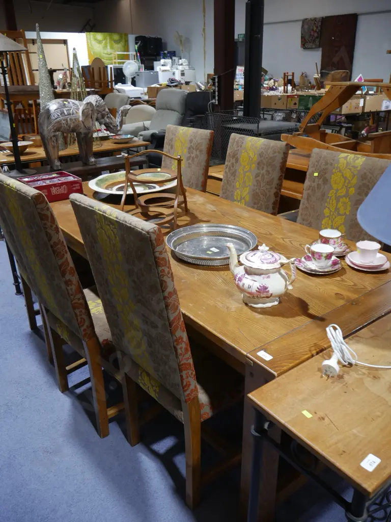 Long dining table and 6 chairs Image 1++
