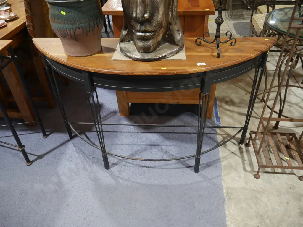 Half round hall table Image 1++