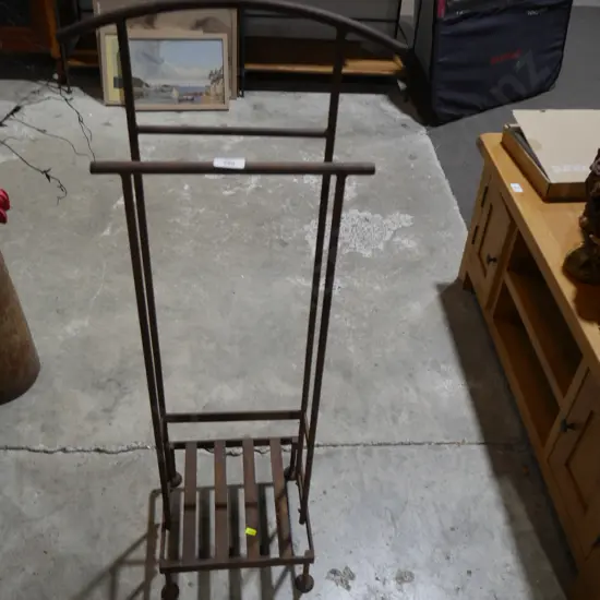 Valet stand