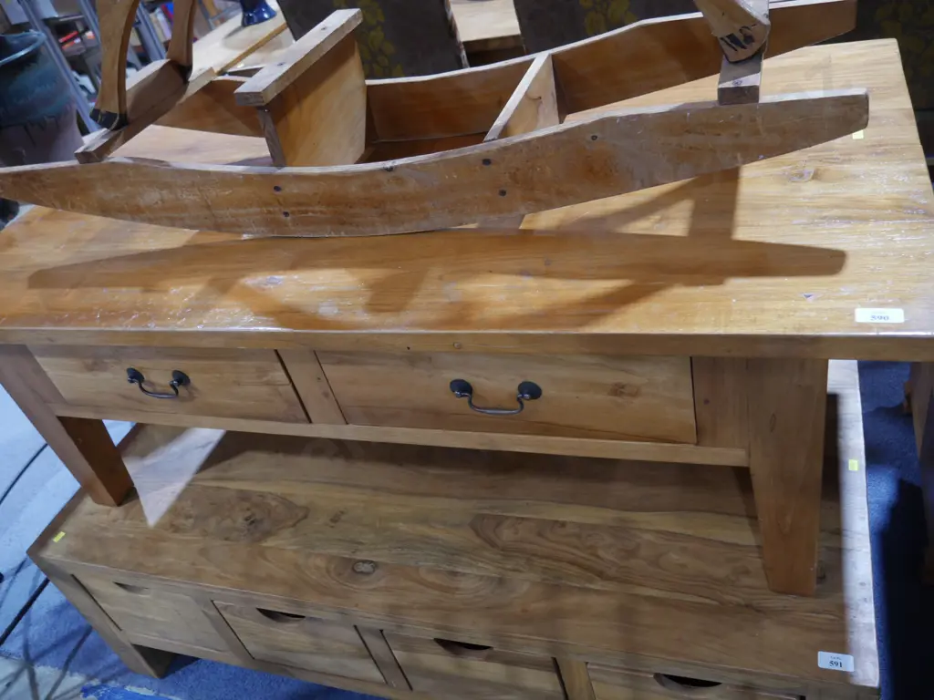 Solid wood coffee table Image 1++