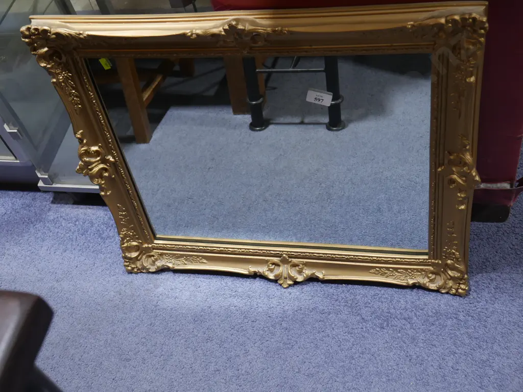 Gilt frame mirror Image 1++