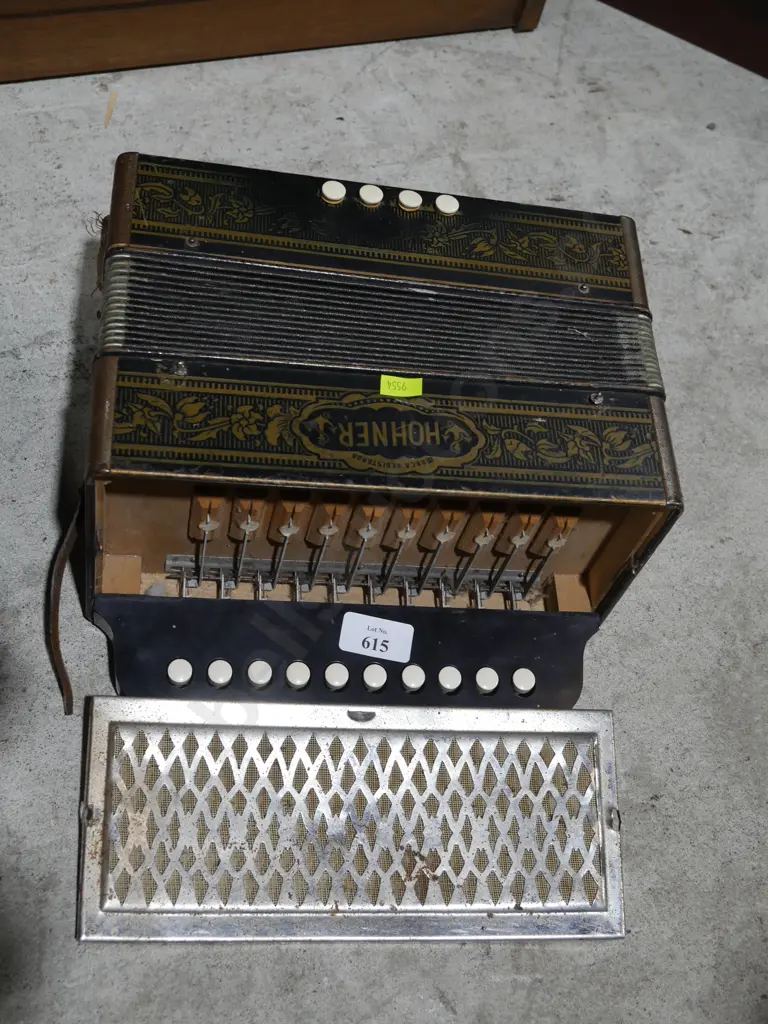 Hohner button accordion Image 1++