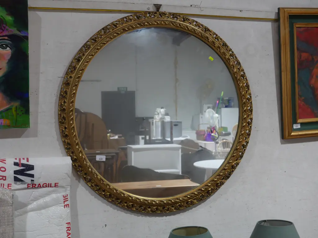 Gilt frame mirror Image 1++
