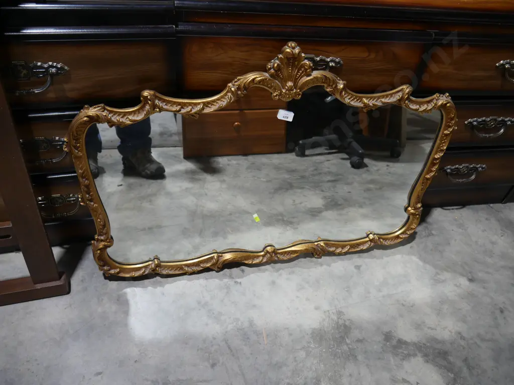 Gilt frame mirror Image 1++