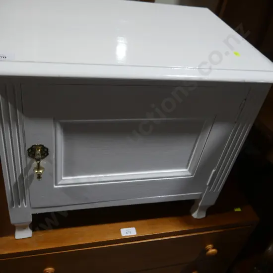 Bedside cabinet