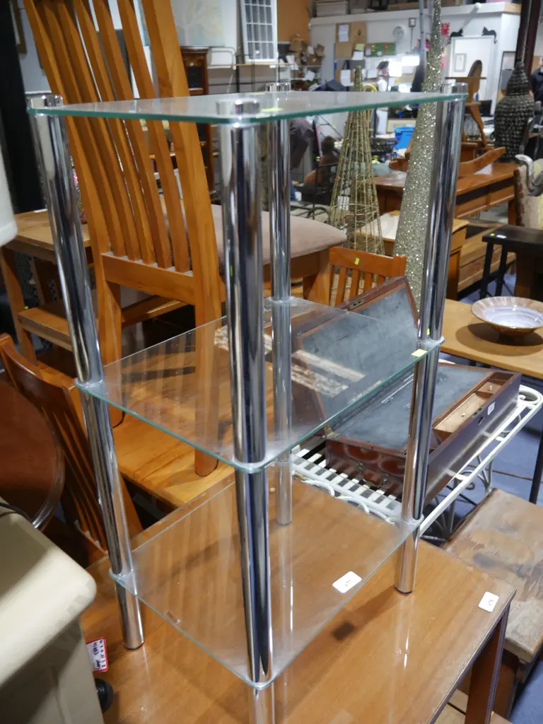 3 teir glass stand Image 1++
