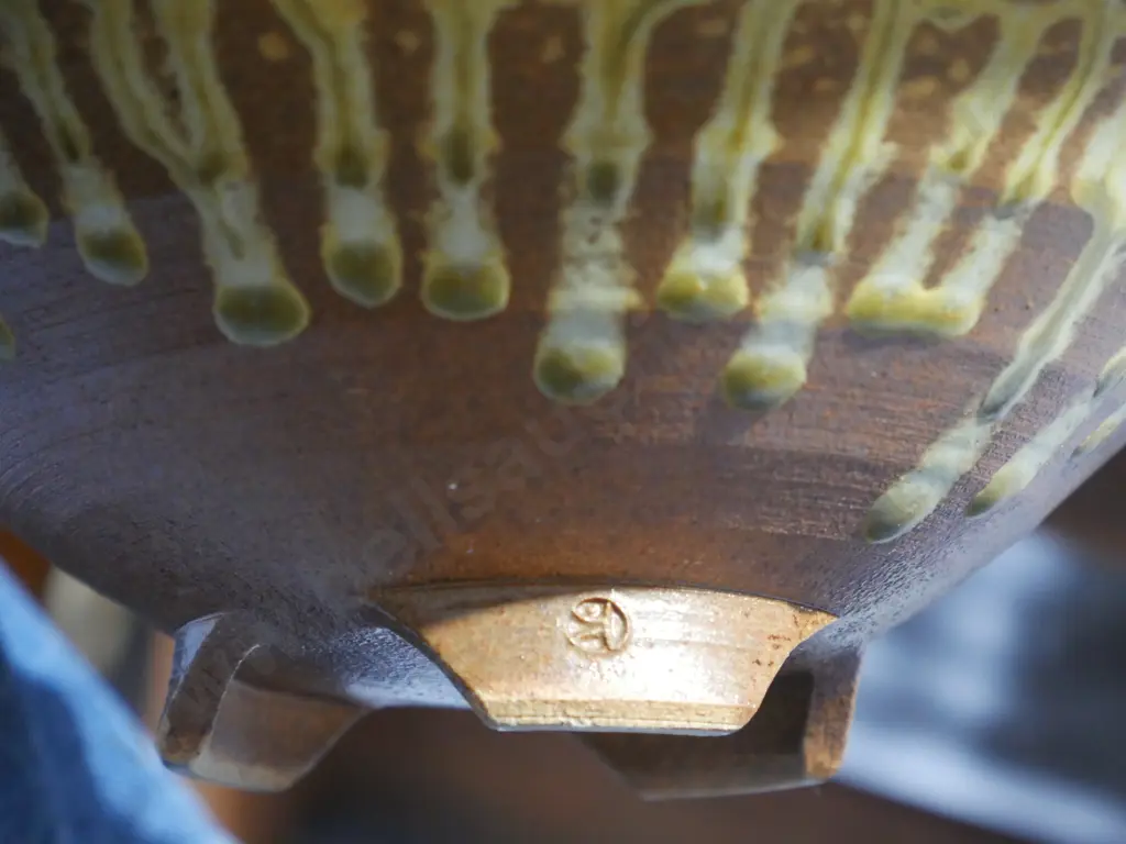 Pottery bowl Image 1++