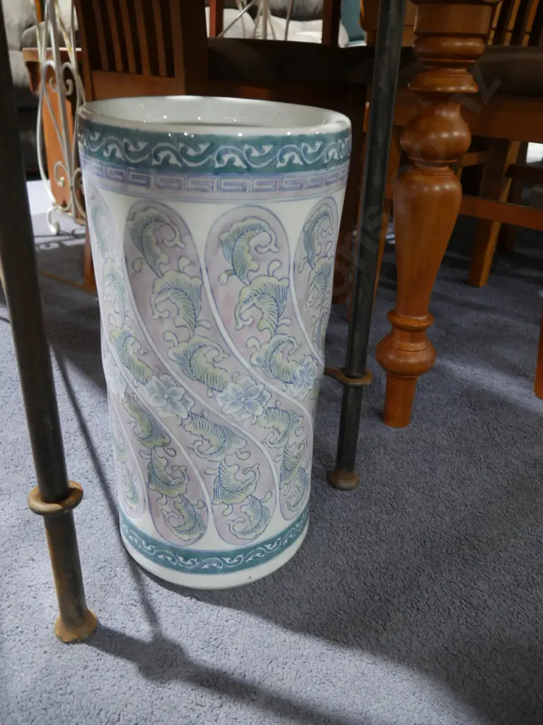 Ceramic umbrella stand Image 1++