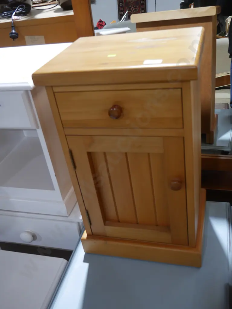 Bedside cabinet Image 1++