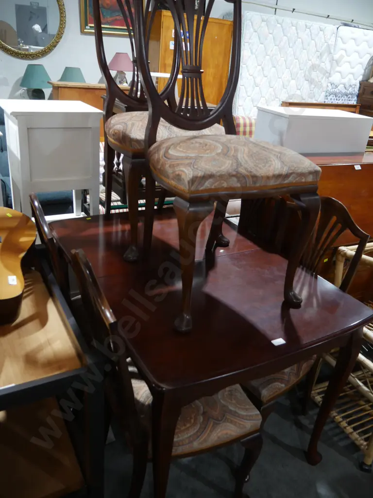 Extendable dining table and 6 chairs Image 1++