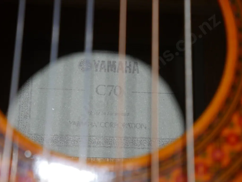 Yamaha guitar and case Image 1++