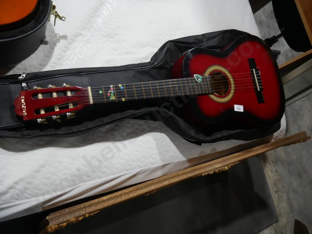 Suzuki guitar Image 1++