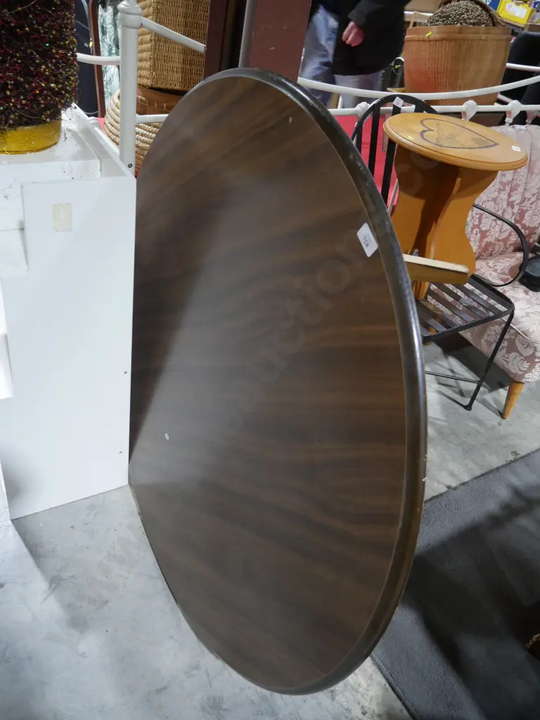 Dining table Image 1++