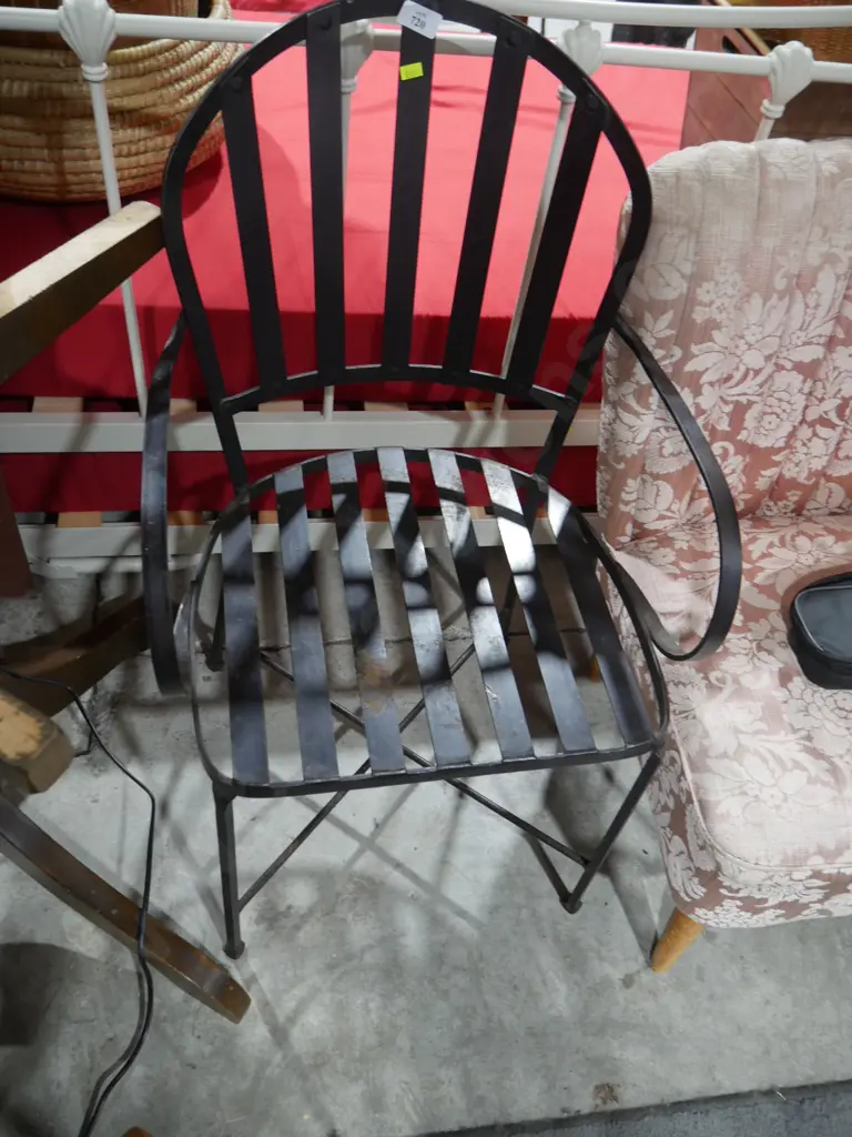 Metal chair Image 1++