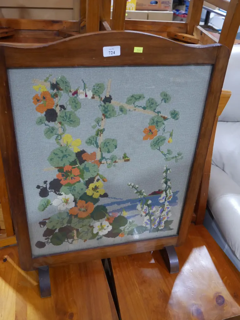 Tapestry fire screen Image 1++