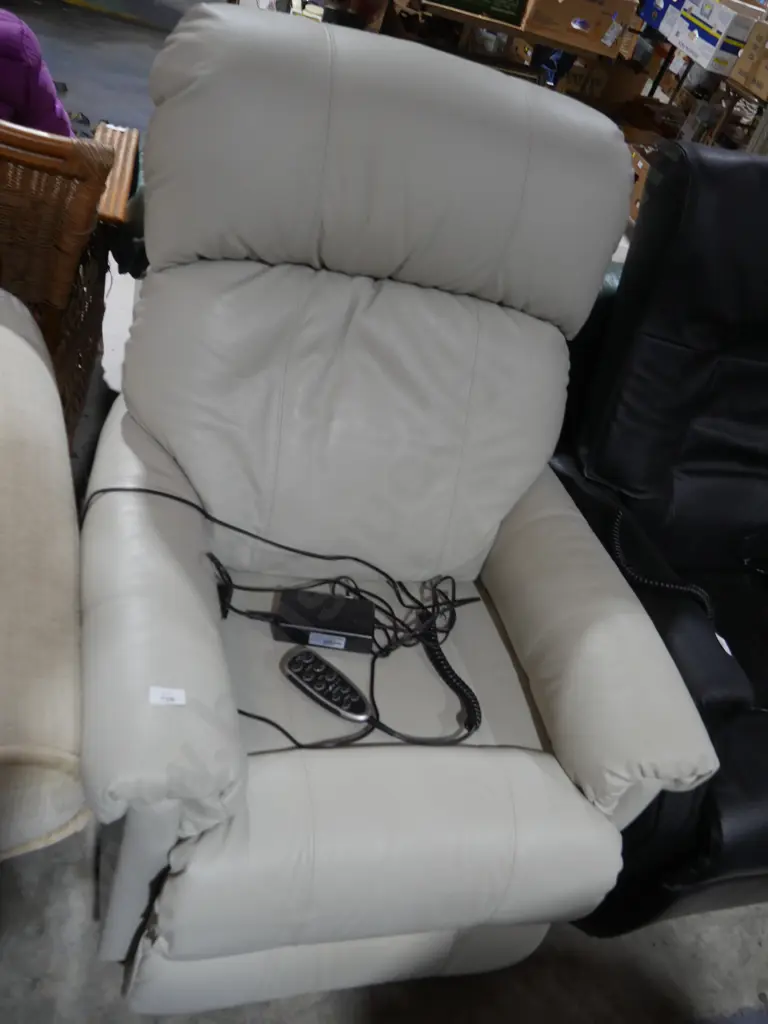 Leather La-z-boy electric chair Image 1++