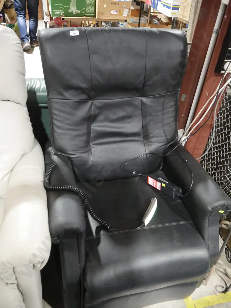 Electric lift chair Image 1++