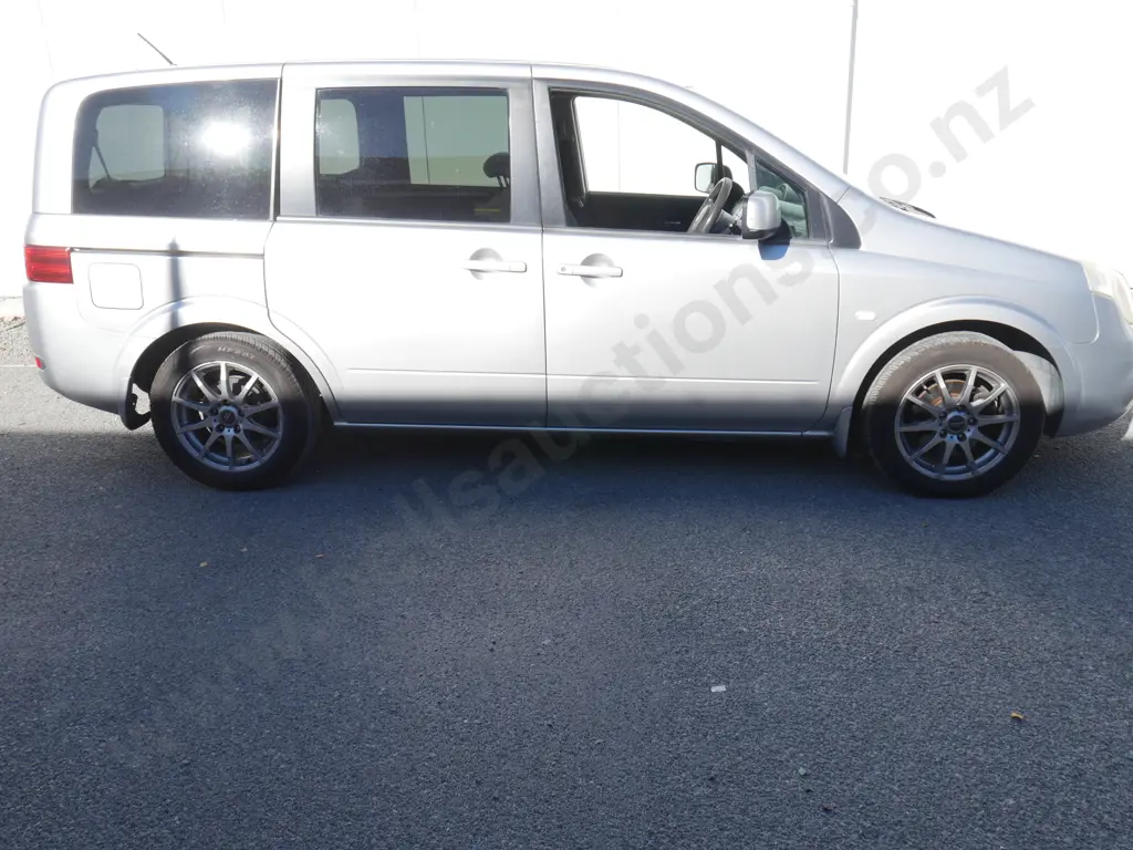 2005 Nissan Lafesta Image 1++