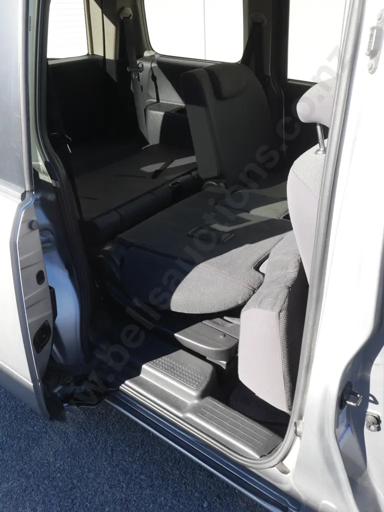 2005 Nissan Lafesta Image 1++