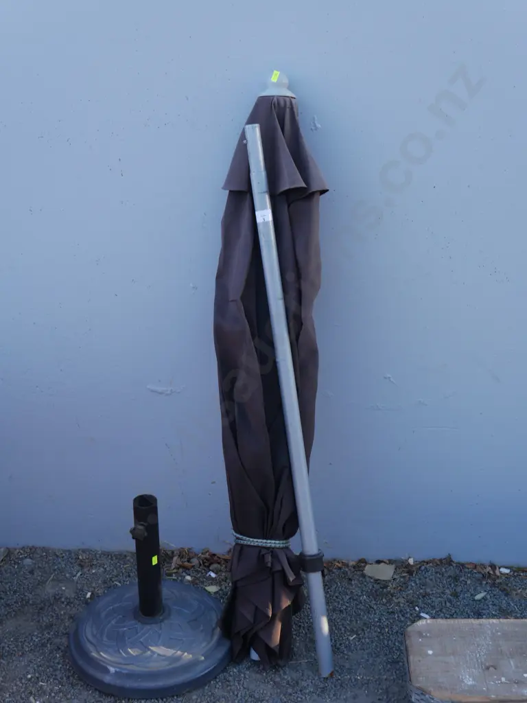 Sun umbrella and stand Image 1++