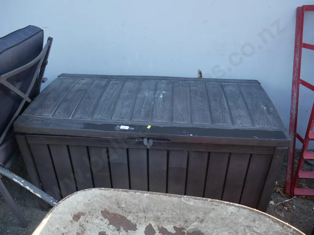 Outdoor cushion storage box Image 1++
