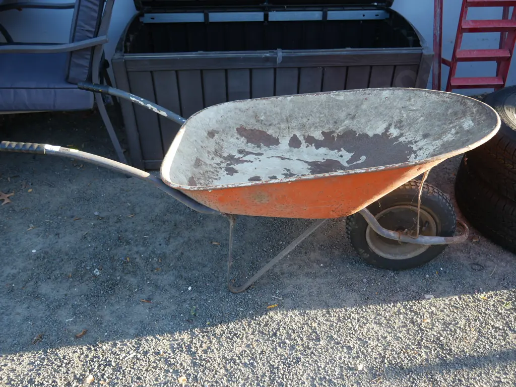 Wheelbarrow Image 1++