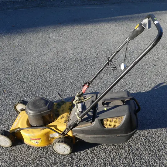 Tandem lawnmower