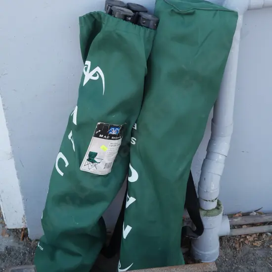 2 camp chairs