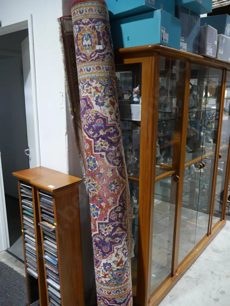 Persian rug Image 1++