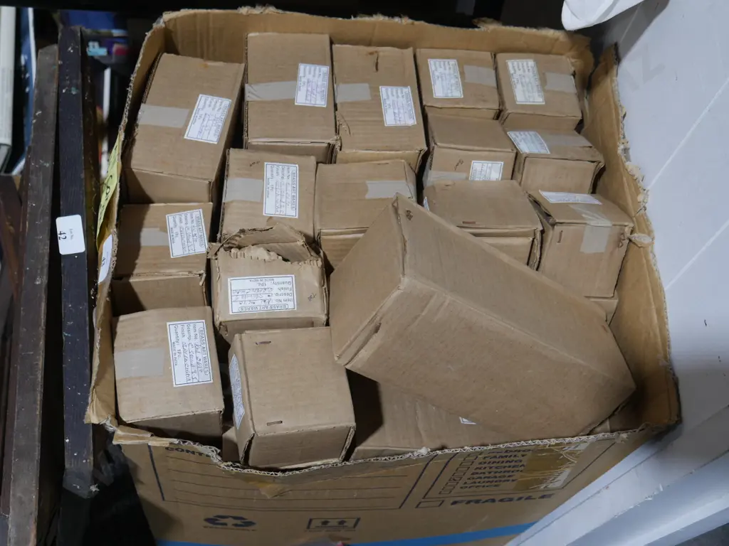 Box of candle holders Image 1++