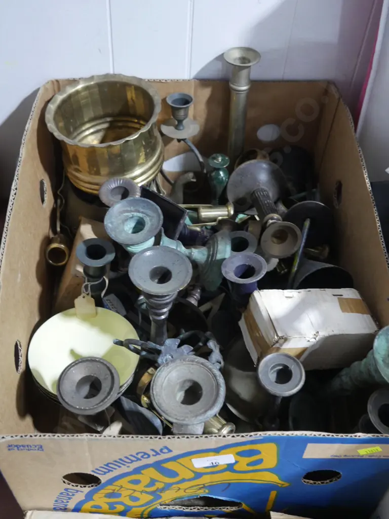 Box of assorted candle holders Image 1++