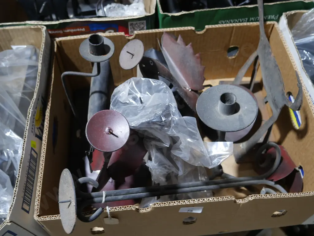 Assorted candle holders Image 1++