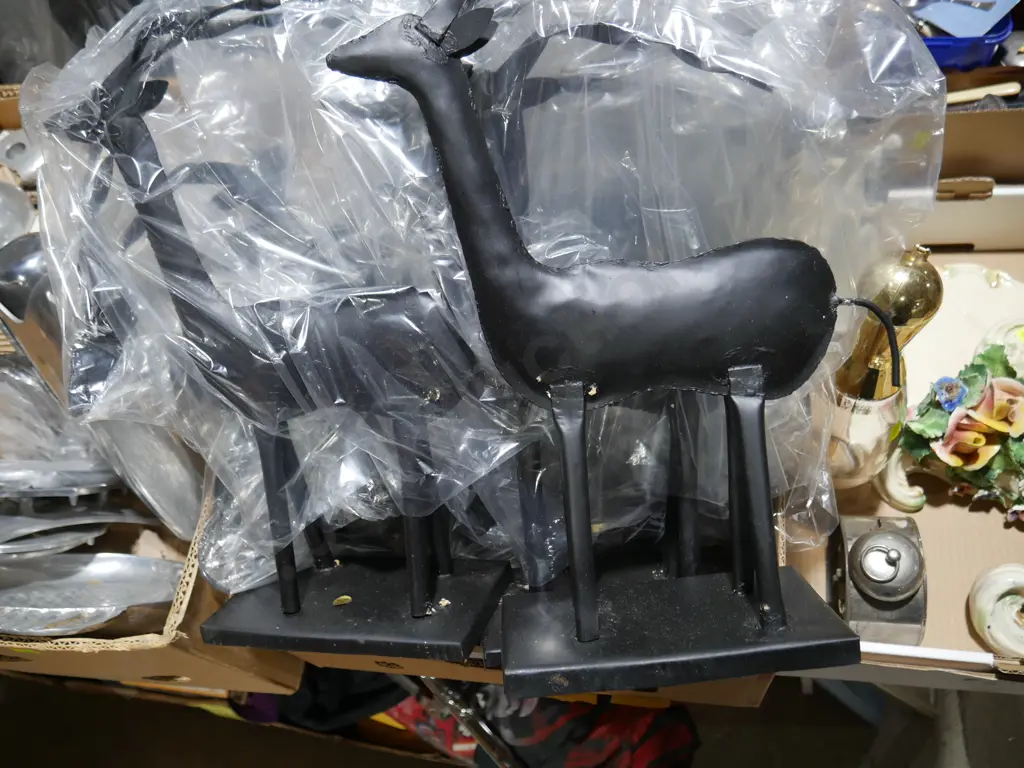 Metal antelope ornaments Image 1++