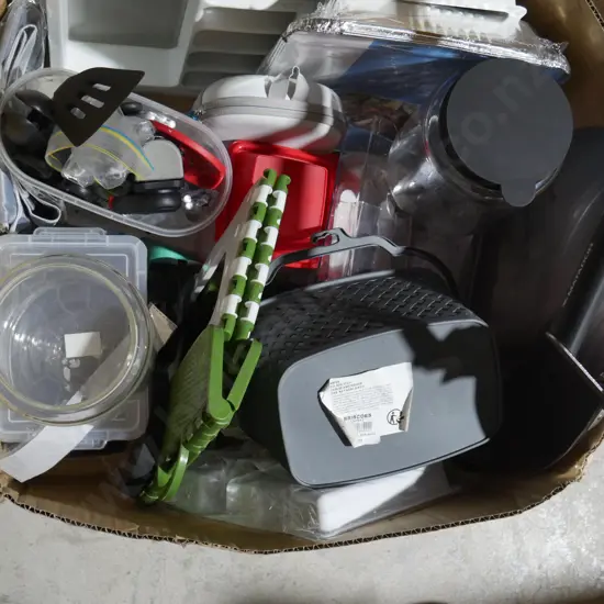Box of kitchenware etc