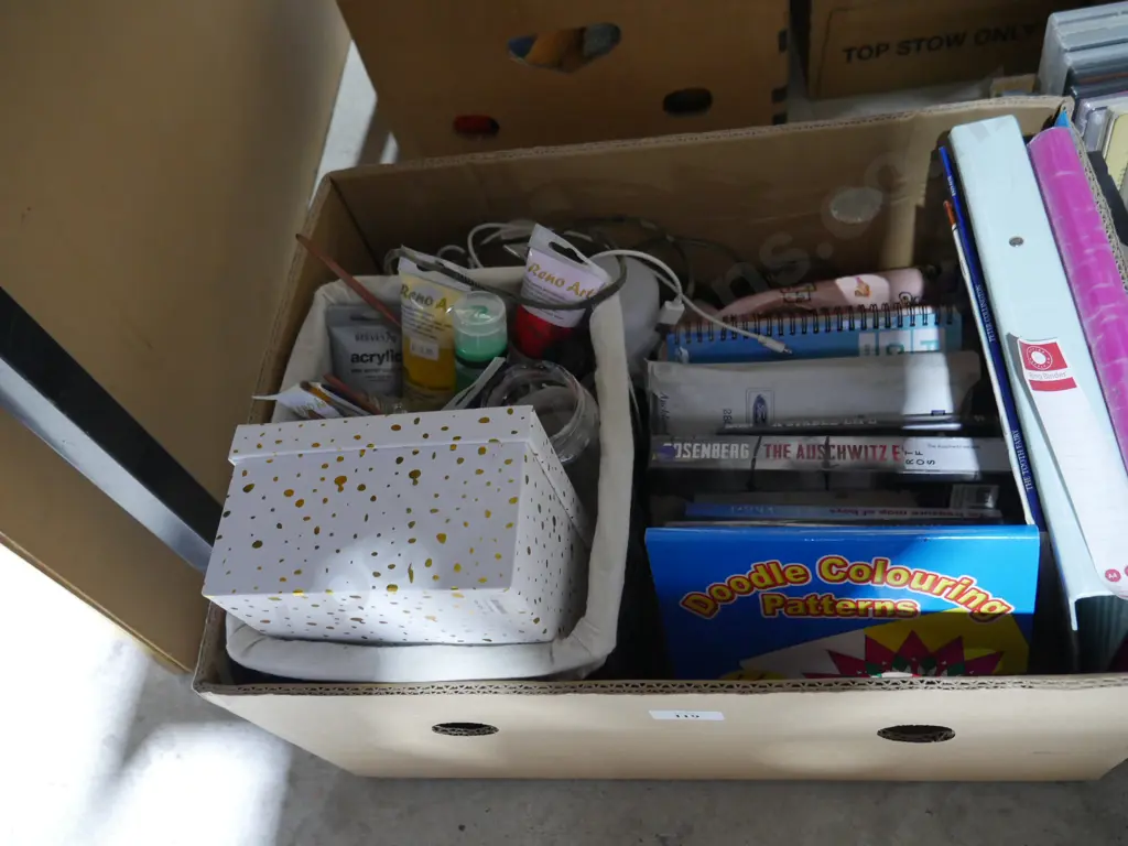 Painting sundries, books etc Image 1++