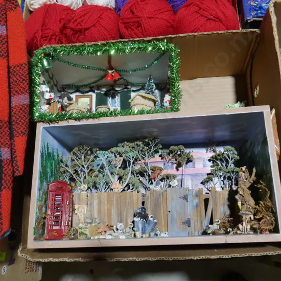 2 dioramas