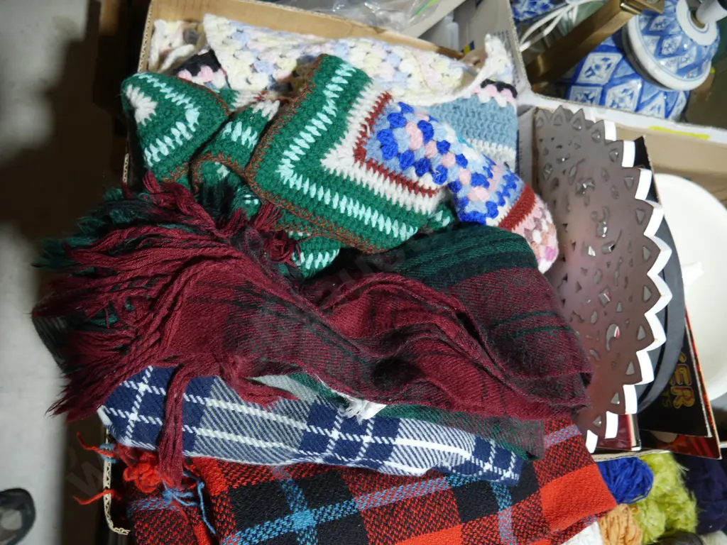 Assorted blankets Image 1++