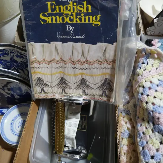 Smocking machine