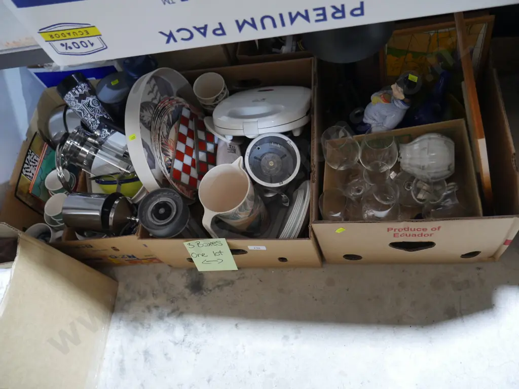 3 boxes of kitchenware Image 1++