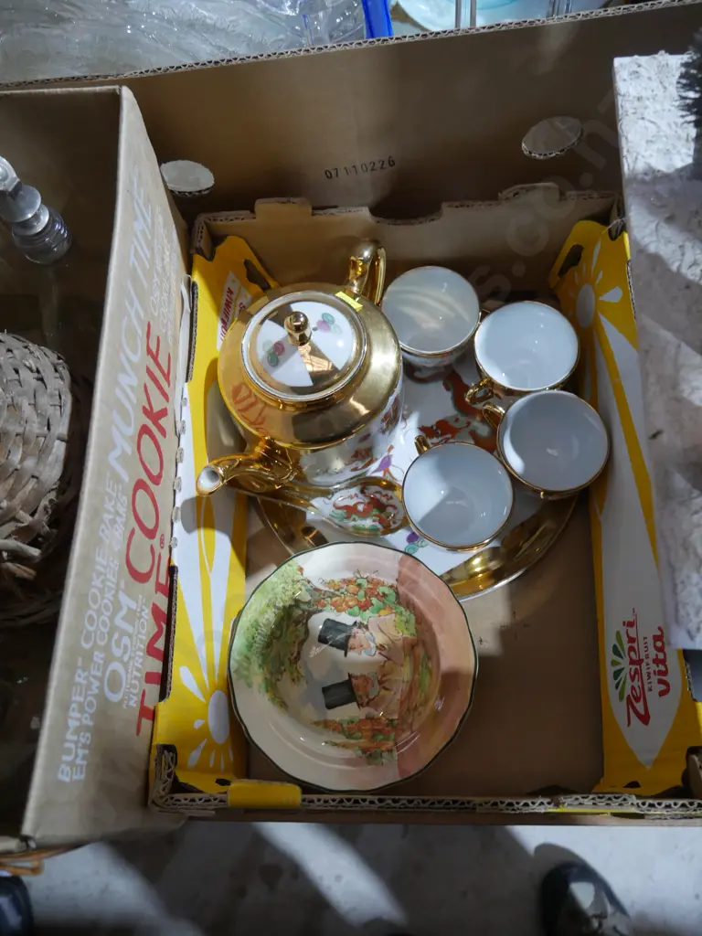 Chinese tea set, Royal Doulton bowl Image 1++