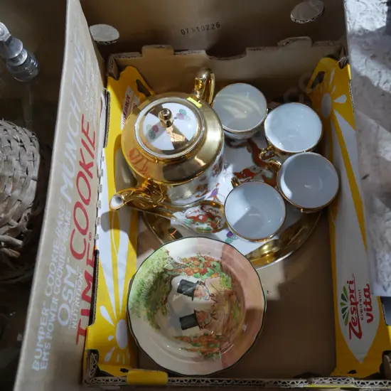Chinese tea set, Royal Doulton bowl