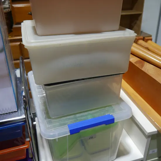 Storage containers