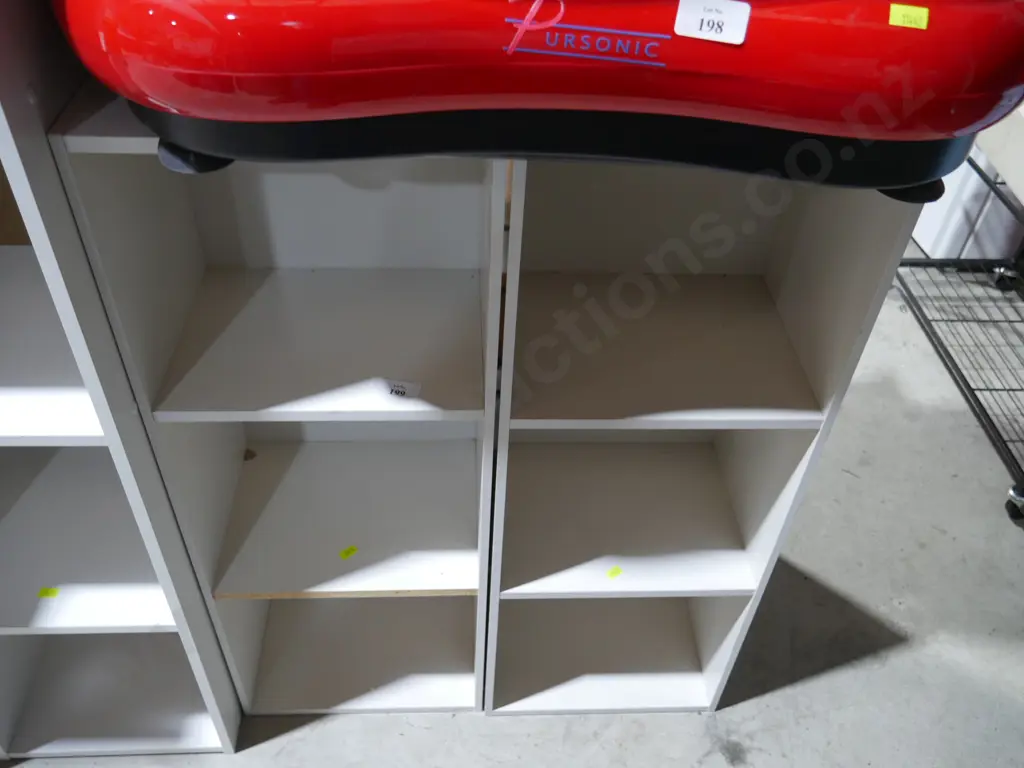 2 cube shelf units Image 1++