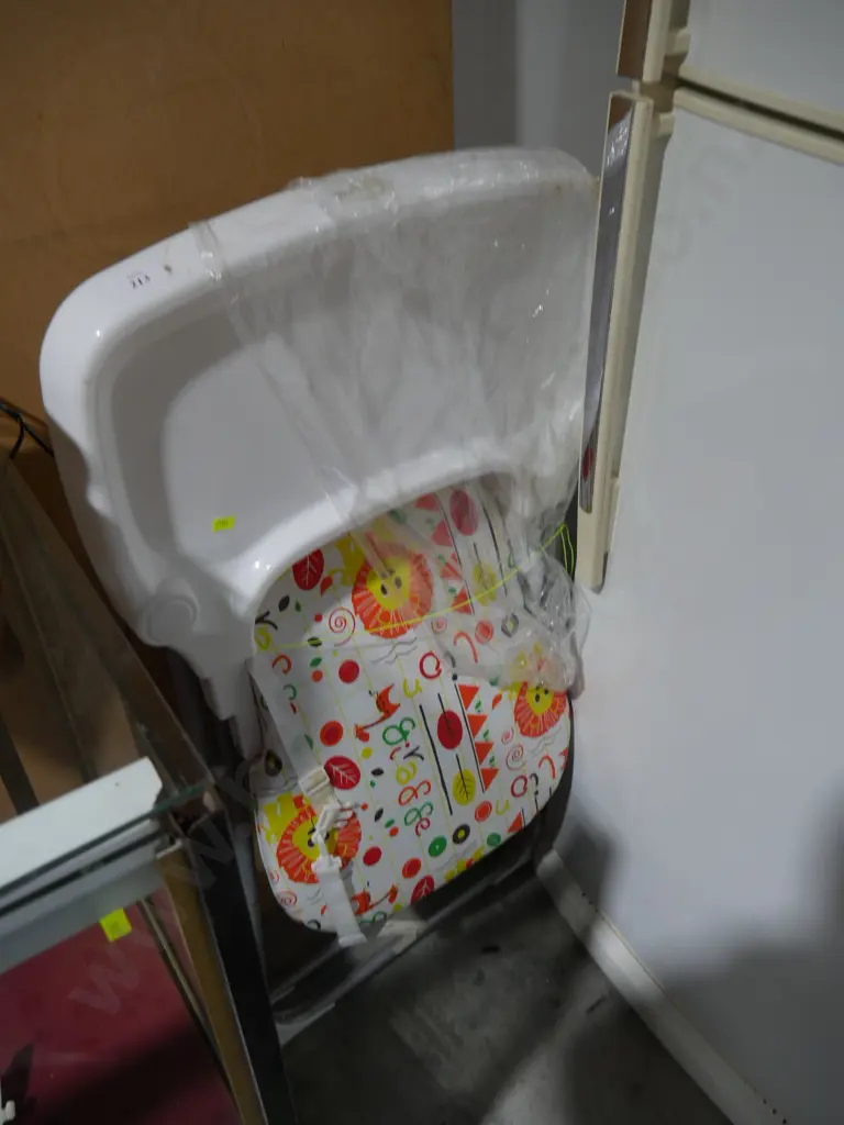 Baby high chair Image 1++