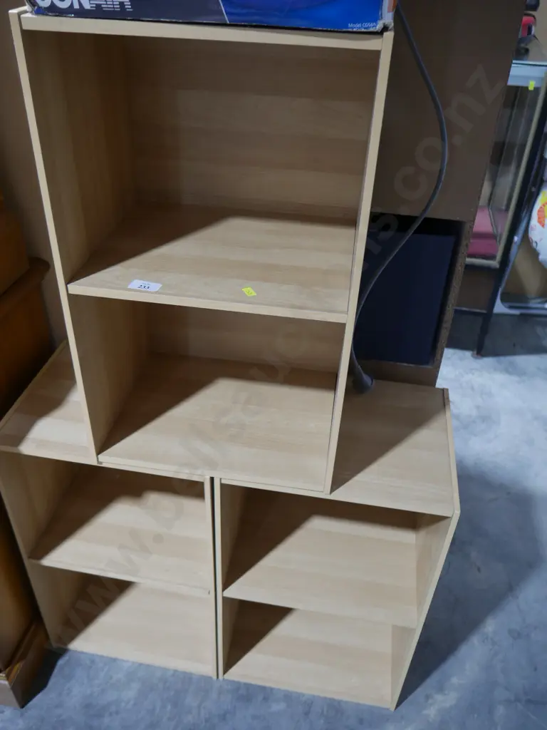 Three small bookcases Image 1++