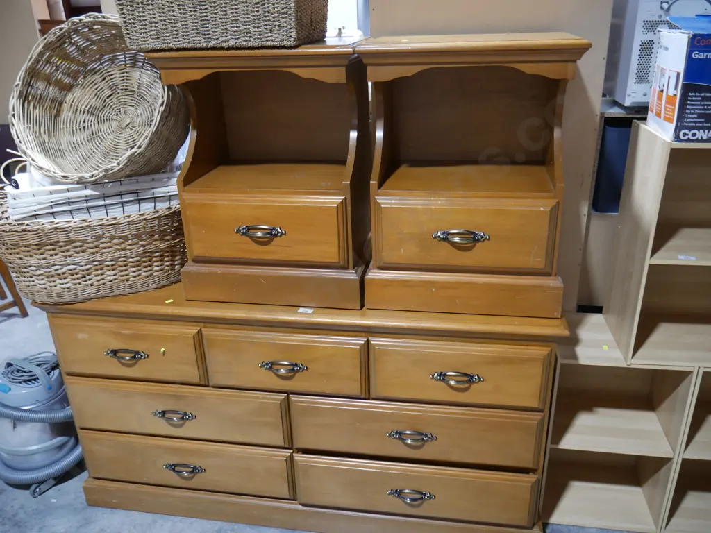 Three piece bedroom suite Image 1++