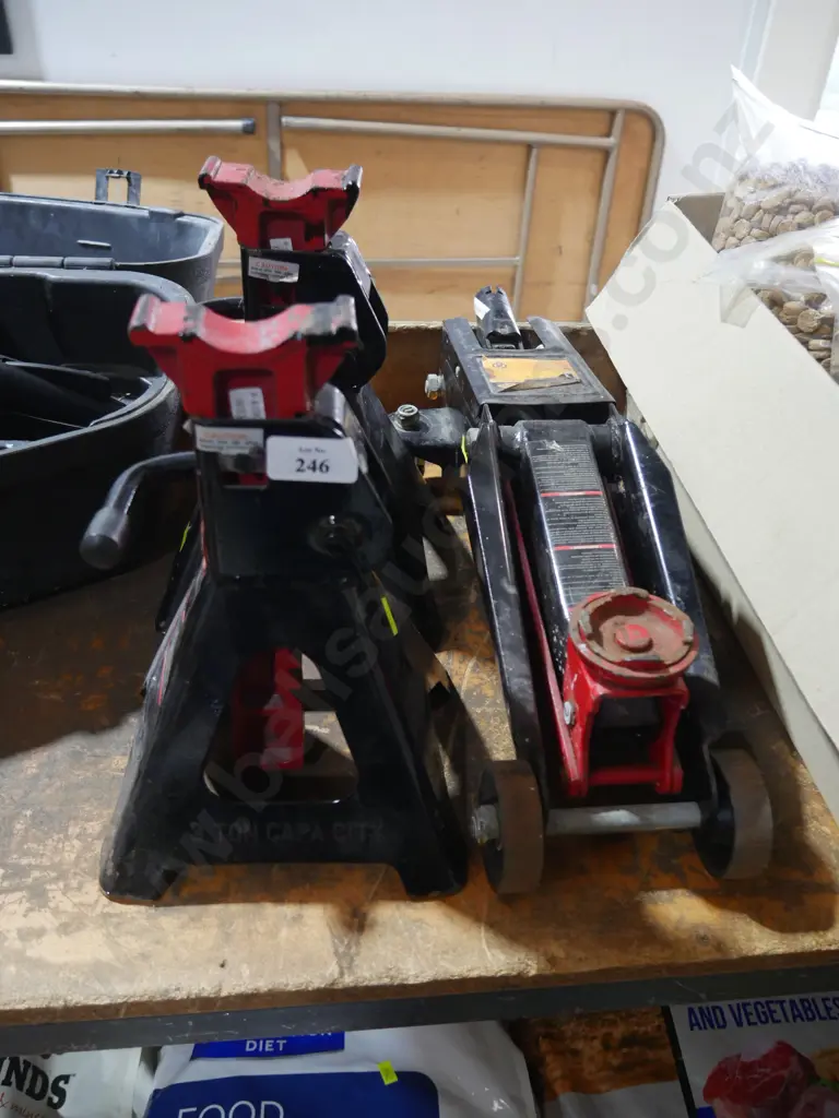 Axle stains and trolley jack Image 1++