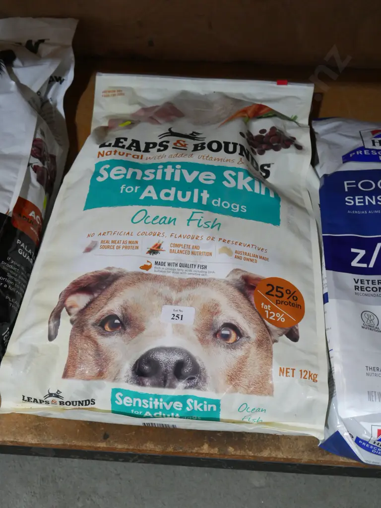 Leaps and bounds 12 kg dry dog food Image 1++